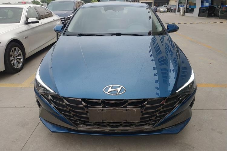 Hyundai Elantra 2022 1.5L CVT LUX Premium Edition