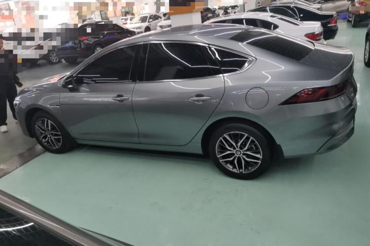 BYD Qin PLUS New Energy 2023 Champion Edition DM-i 120KM Leading Edition